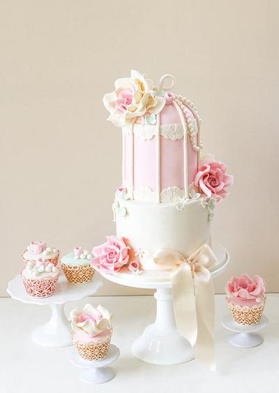 Vintage Birdcage Wedding Cake - Cake by Alma Pasteles