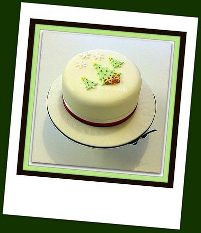 Christmas Tree Christmas Cake - Cake by Kays Cakes