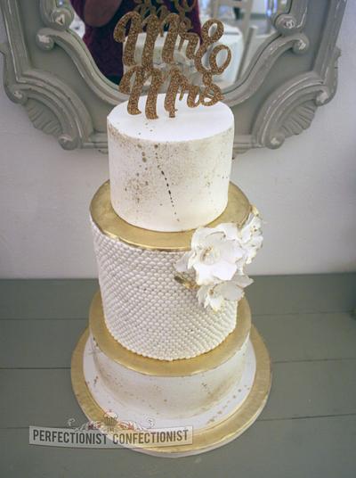 Dee & Rob - White and gold wedding cake - Cake by Niamh Geraghty, Perfectionist Confectionist