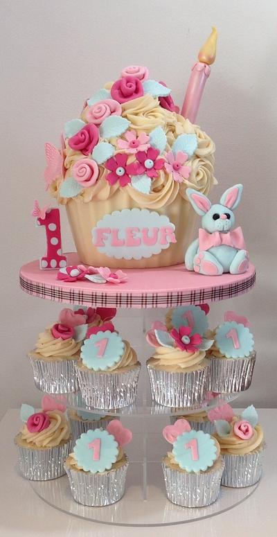 Giant cupcake with cute bunny - Cake by Cupcake-heaven