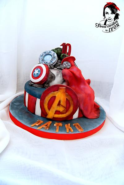 Avengers - Cake by Ivon