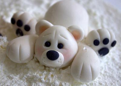 Gumpaste polar bear! - Cake by Sugar Spice