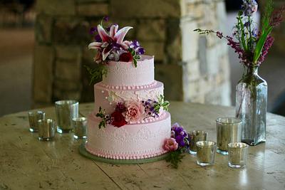 Pink Wedding Cake - Cake by QuilliansGrill