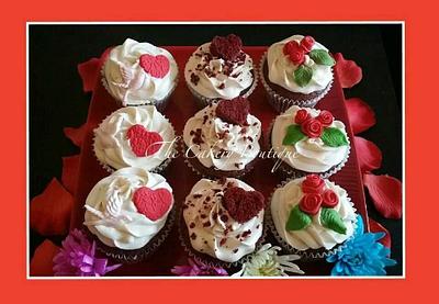 Red velvet cupcakes - Cake by TheCakeryBoutique
