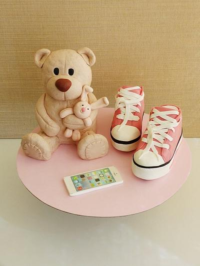 Teddy bear, All star and iPhone  - Cake by Margarida Abecassis