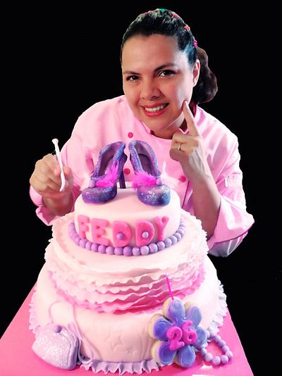 GLITTER SHOE CAKE - Cake by sandra coronel