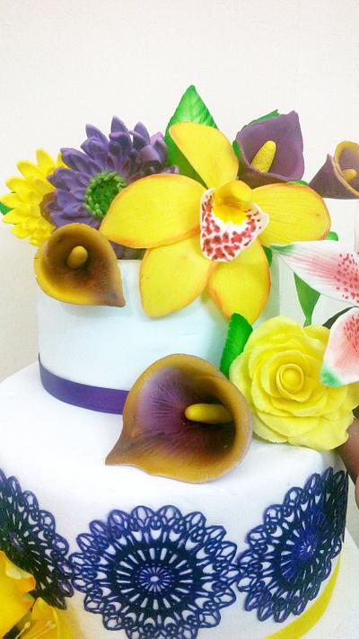 My first wedding cake.. And first attempt of these flowers - Cake by cakenuts