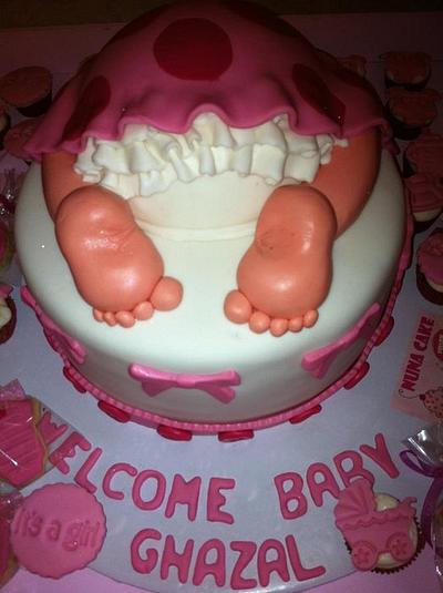 baby rump cake: it's a girl baby shower كيكة مواليد - Cake by nuna cake
