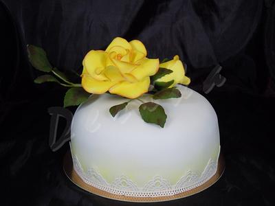 With roses - Cake by Derika