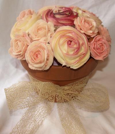 Pink Cupcake bouquet  - Cake by Kaylee