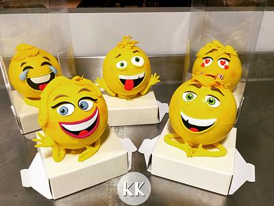 Ester eggs emoji - Cake by Donatella Bussacchetti