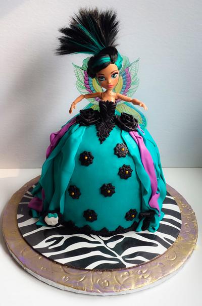 Monster high cleo de nile  - Cake by Jenn Szebeledy  ( Cakeartbyjenn_ )