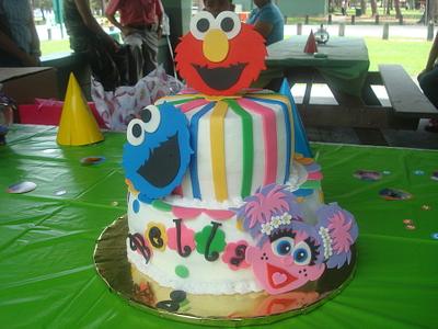 Elmo and friends - Cake by Monsi Torres