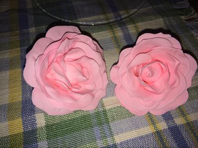Gum Paste Roses - Cake by Laura Willey