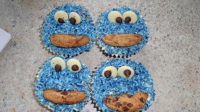 cookiemonster cupcakes - Cake by andid