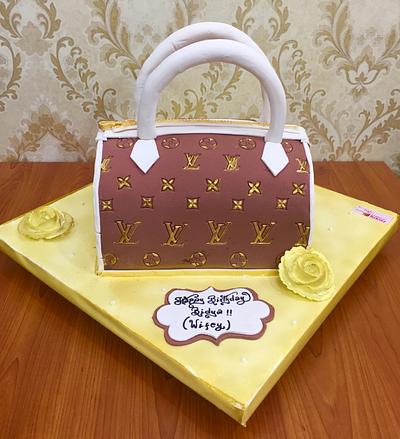 LV Bag  - Cake by Michelle's Sweet Temptation