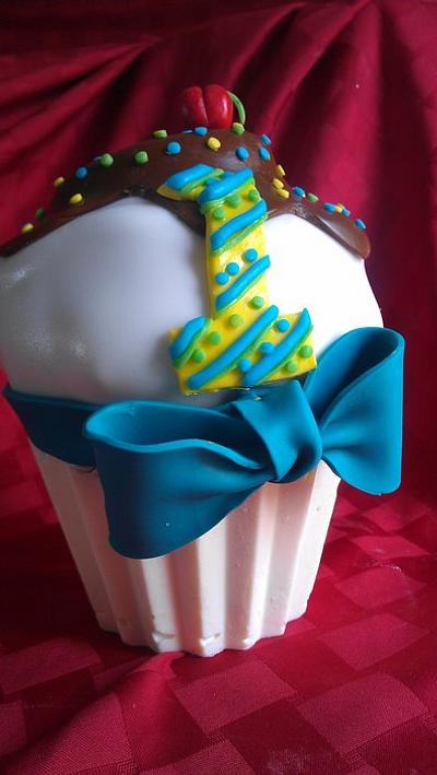 cupcake cake - Cake by Julia Dixon