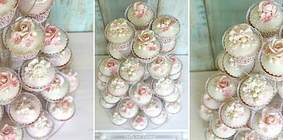 Wedding cupcakes - Cake by Lorna