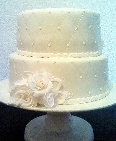 White  - Cake by GigiZe