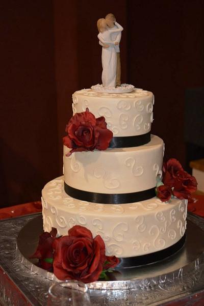 Red and Black wedding - Cake by Kim Leatherwood