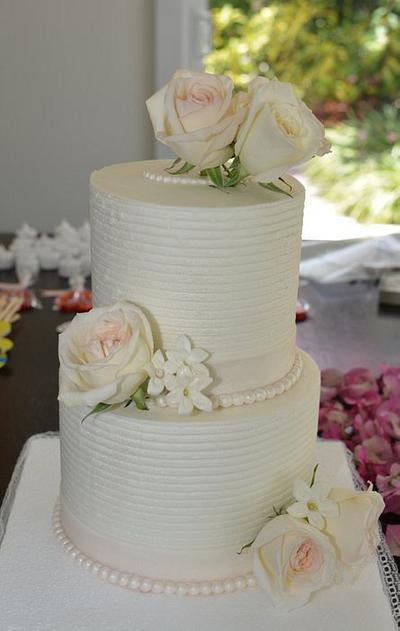 Combed Buttercream and Fresh Flowers - Cake by Sugarpixy