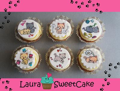 Kitties Cupcakes - Cake by Laura Dachman