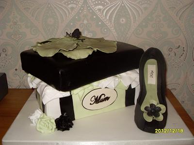 Shoe and shoe box - Cake by Shaz1975