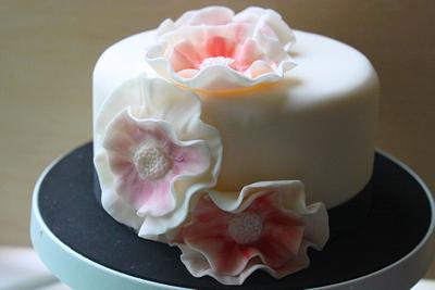 fondant flowers - Cake by pamz