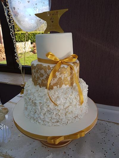 Gold 20th Wedding Anniversary cake - Cake by Kirstyscakes1