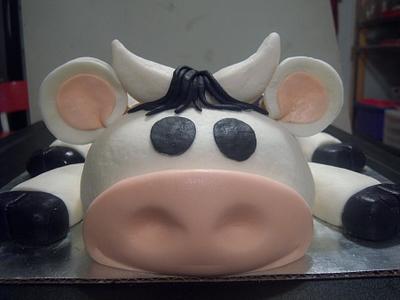 3d cow - Cake by sweettooth