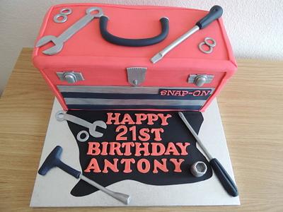 tool box cake - Cake by bettysbakes