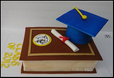 Graduation Cake - Cake by Laura Barajas 