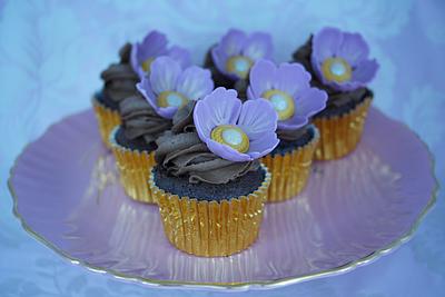 Jeweled Flower Chocolate Cupcakes - Cake by thesugarmice