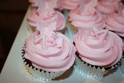 Simple pink butterfly cupcakes - Cake by Michelle