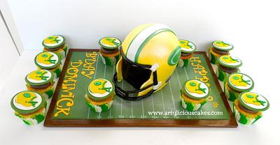 Green Bay Packers helmet & cupcakes set - Cake by iriene wang