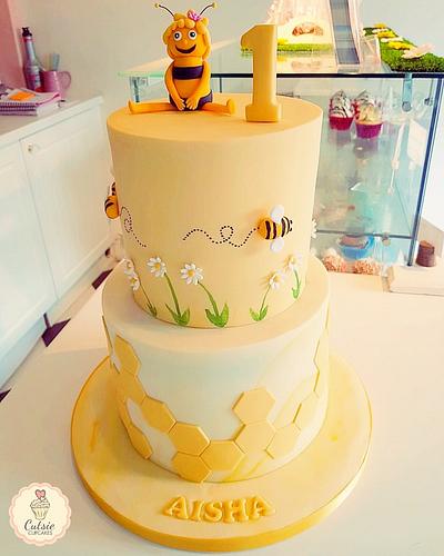 Maya the Bee 🐝 - Cake by Cutsie Cupcakes