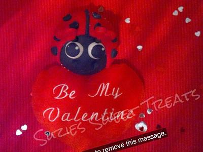 Valentines Love bug - Cake by suzies_sweet_treats
