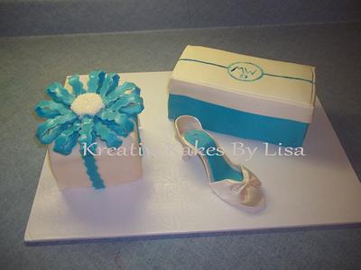 shoe box and gift - Cake by lschreck06