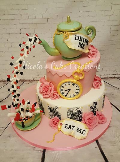 Wonderland themed Cake - Cake by Nicola Neicho
