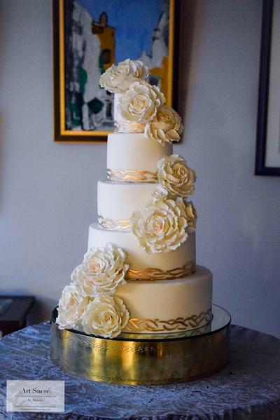 Cascade of sugar roses - Cake by Art Sucré by Mounia