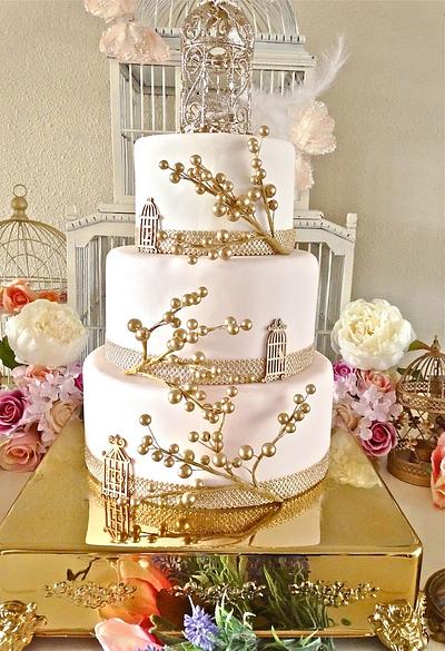 Weddingcake with birdcage - Cake by Zoet&Zoet