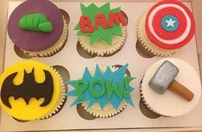Comic cupcakes  - Cake by Littlebscakeco