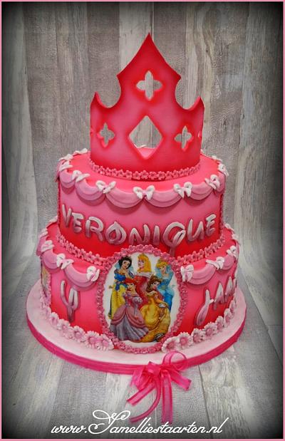 Pink, pink, pink princess cake - Cake by Sam & Nel's Taarten