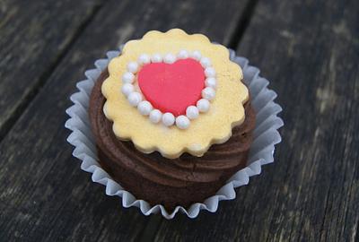 Valentines Day Cupcakes :) - Cake by rosiescakes