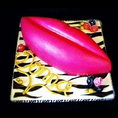 Hot pink lips cake - Cake by Dee