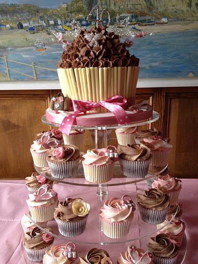 40th Giant Cupcake and Cupcakes - Cake by Gill Earle