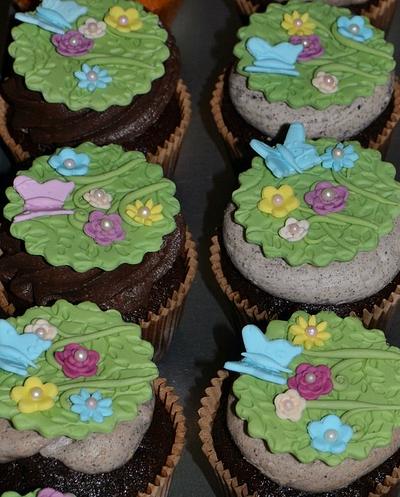 Garden Cupcakes! - Cake by Tress Cupcakes