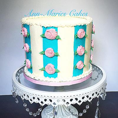 Shabby chic smash - Cake by Ann-Marie Youngblood
