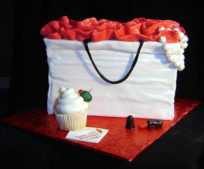 Shopping bag - Cake by Lauren Cortesi