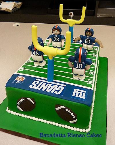 NY Giants Football Field Cake. Go Big Blue! - Cake by Benni Rienzo Radic